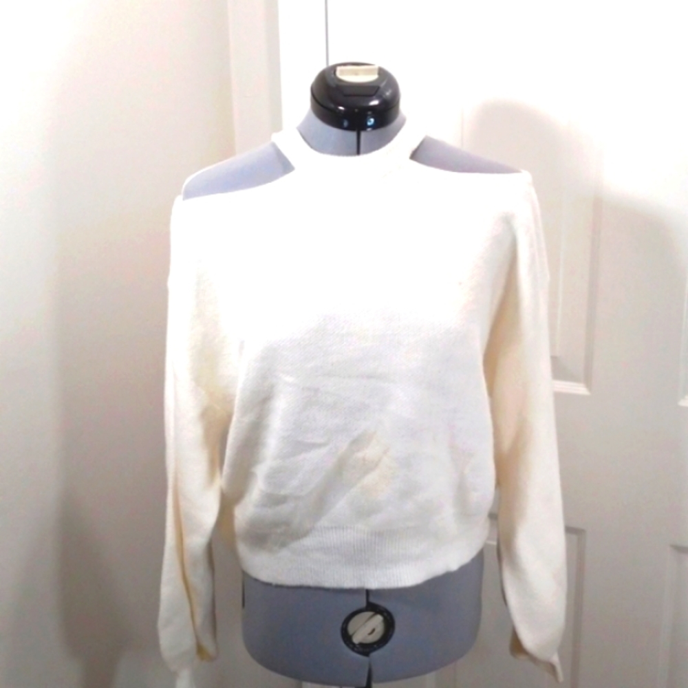 Women's White Cold Shoulder Sweater, Nice n Soft ,Sz M